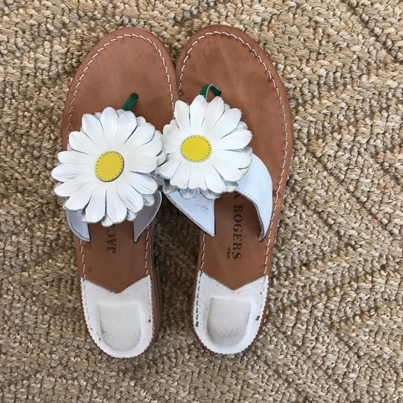 White flower Jack Rodgers 🌸! - Picture 2 of 8